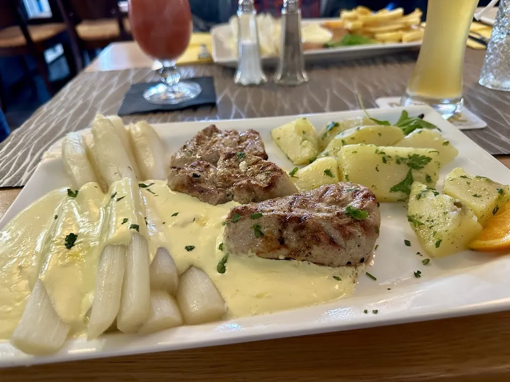 Cuma Gasthaus Schnoits am Markt restaurant in Eschweiler