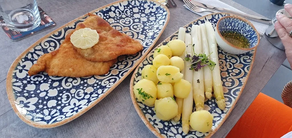 Restaurant Heimat - MicroOffices GmbH & Co. KG_Euskirchen_slider_image_2