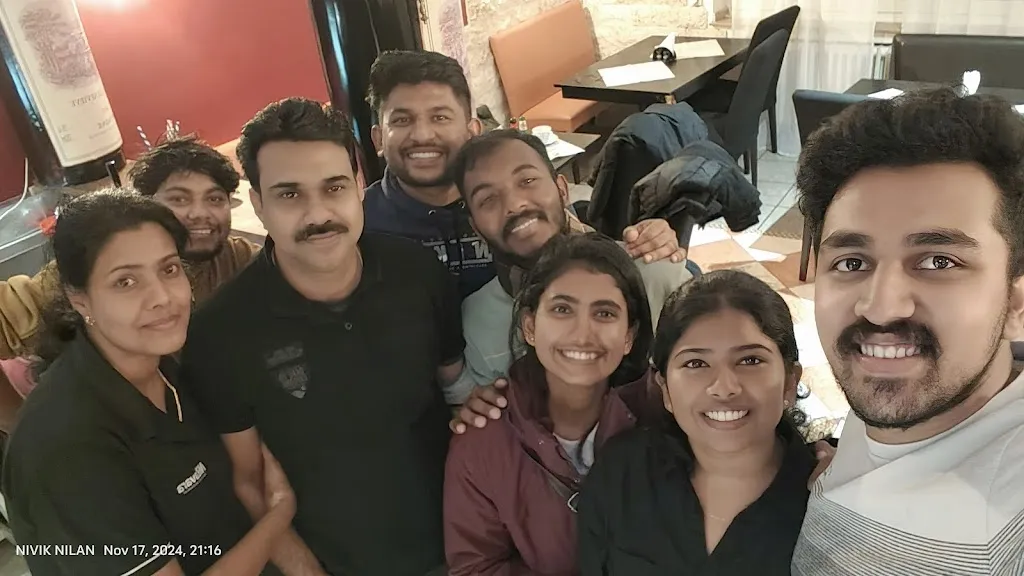 Vinu Thoppil Vidyanandan_Nilavara Restaurant_Frechen_review