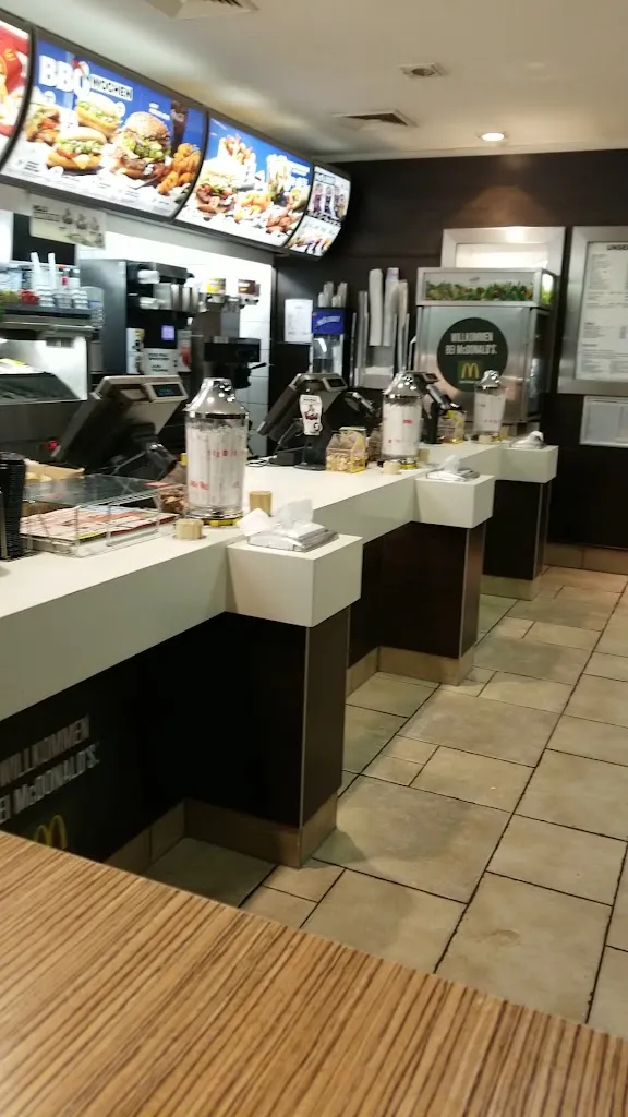 McDonald's_Frechen_slider_image_2