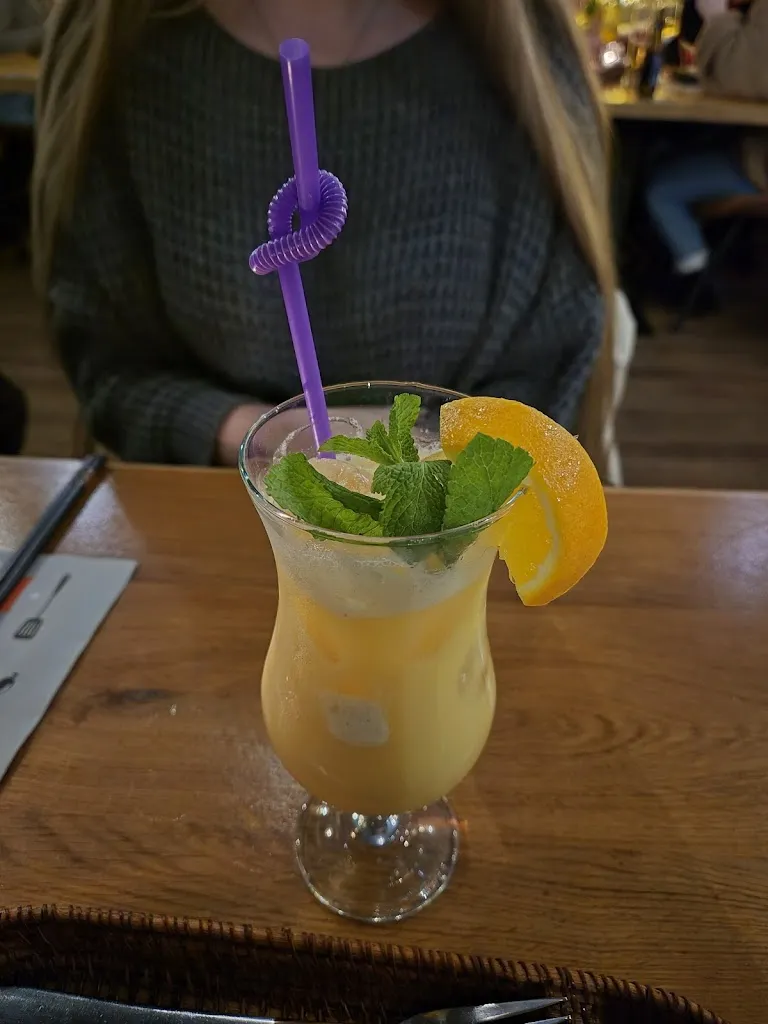 normal Abnormal_Papa Mi Geldern_Geldern_review