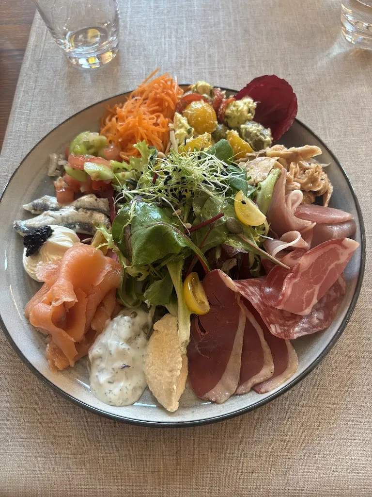 Bernar Caldevilla_The Black Horse_Geldern_review