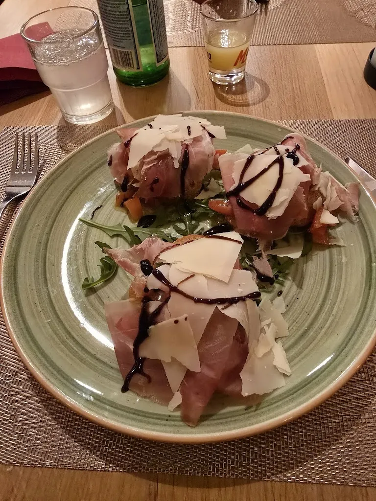 Dominik Rossgatterer_Hotel Ristorante & Pizzeria Heimfeld_Alz_review