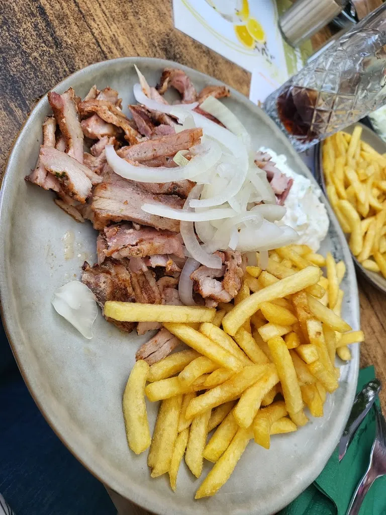 Nicole Brauner_Mazi am Bahnhof_Grefrath_review