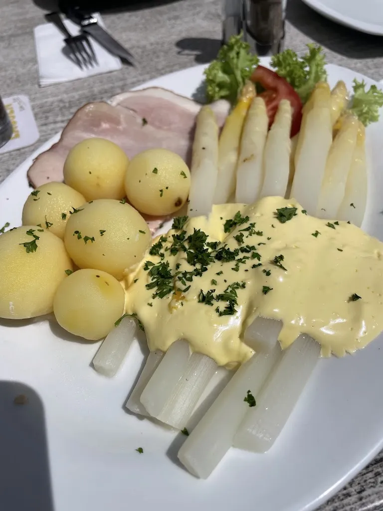 Christian Moritz_Flugplatzrestaurant Niershorst_Grefrath_review