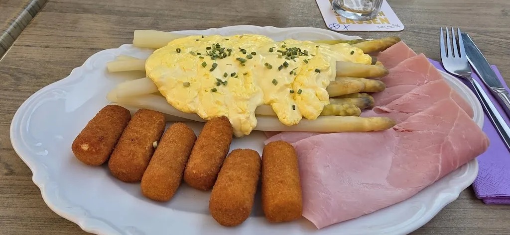 Michael Daum_Gaststãtte Zum alten Wasserturm_Grefrath_avis