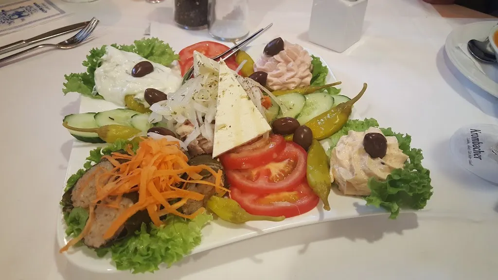 Restaurant Syrtaki_Goch_slider_image_2