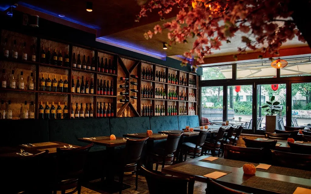 Nivy Sushi & Grill restaurant in Haan