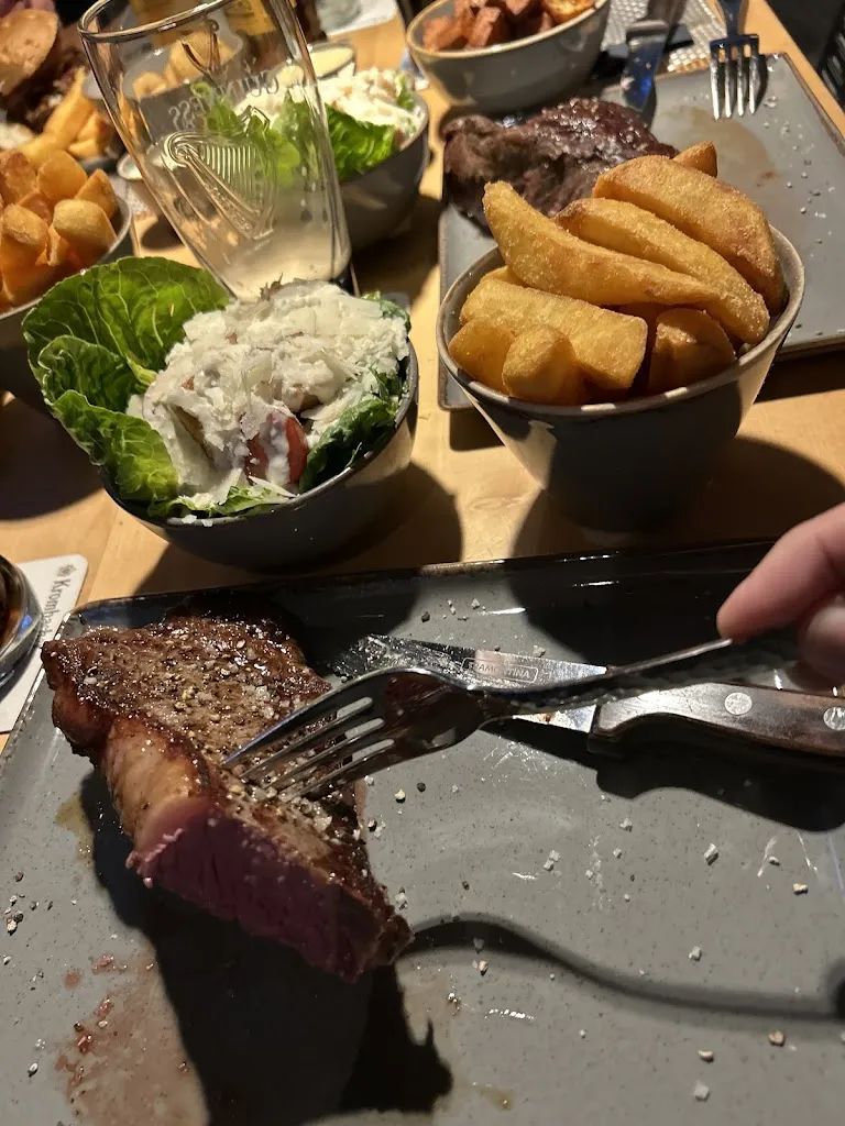 Julian Theis_Litfass - Irish Pub, 800° Steakhouse & Burgergrill_Halver_review