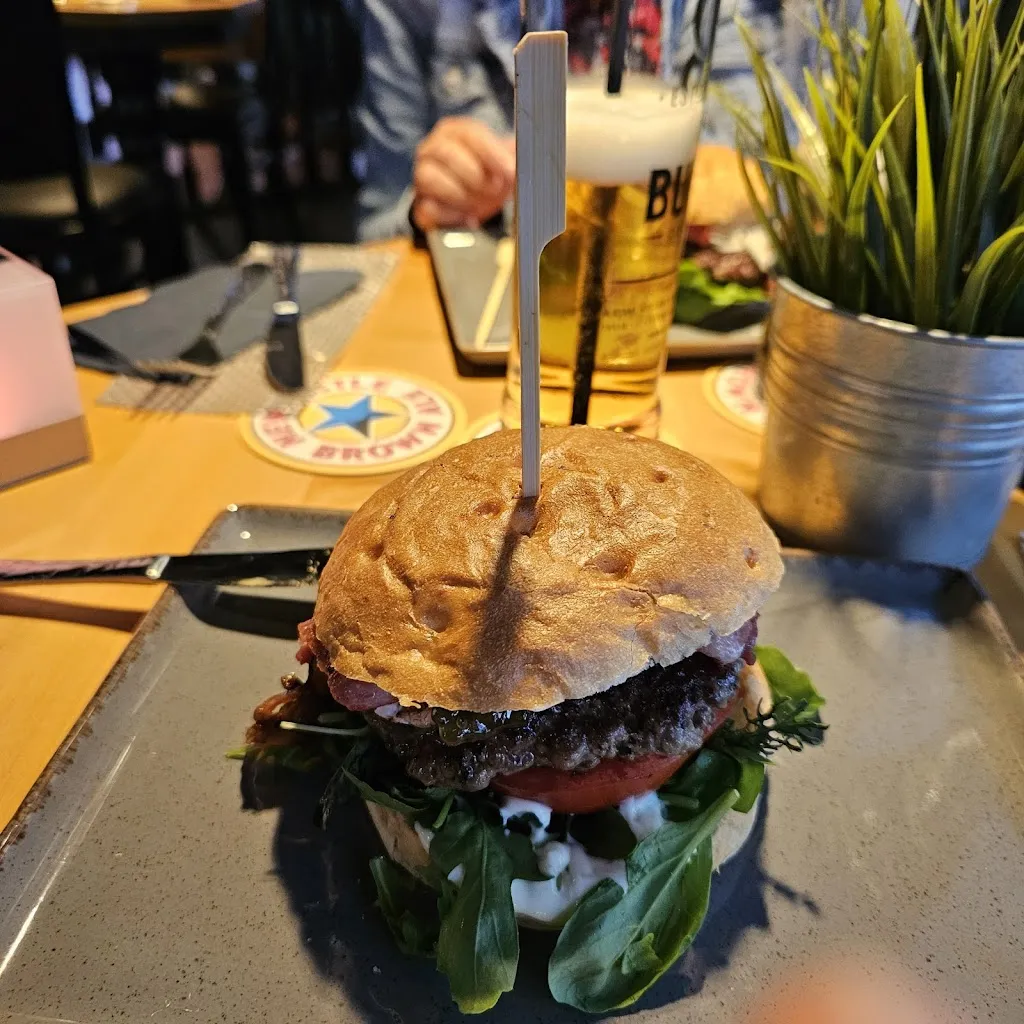 Litfass - Irish Pub, 800° Steakhouse & Burgergrill_Halver_slider_image_3