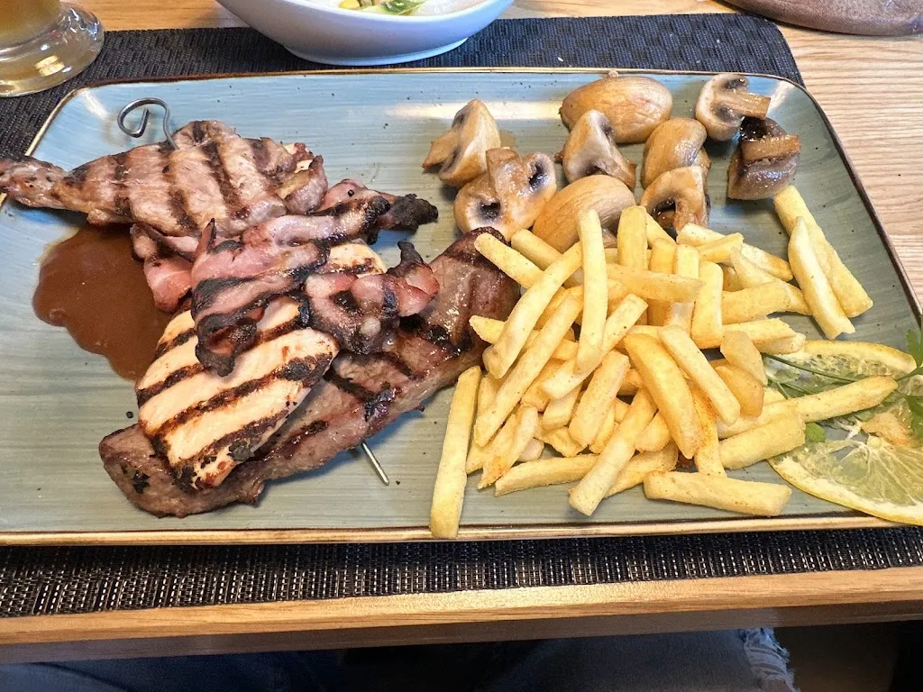 Martas Restaurant_Halver_slider_image_2