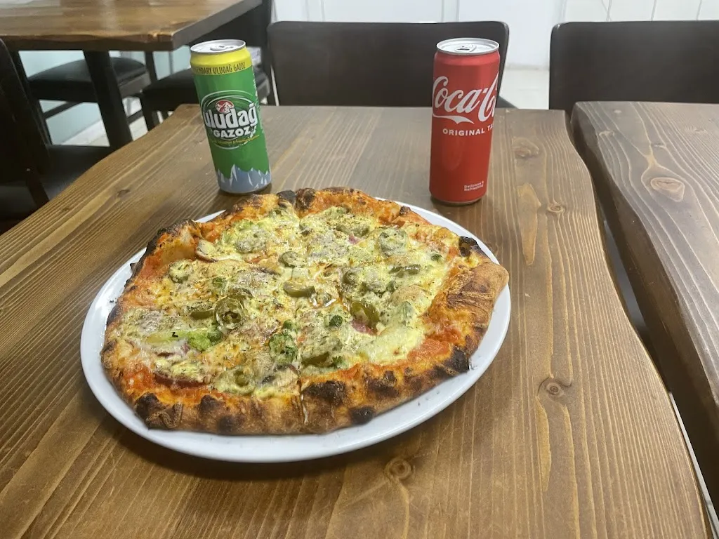 Pizzeria al Farida_Halver_slider_image_3