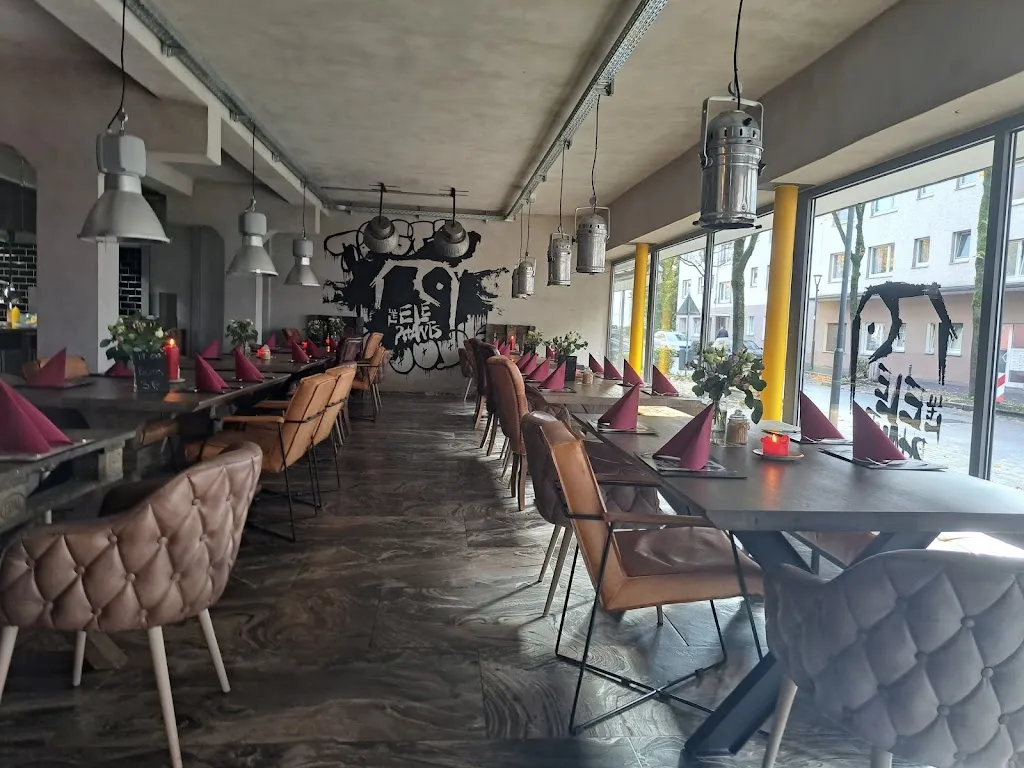 The EIephants_Halver_slider_image_1