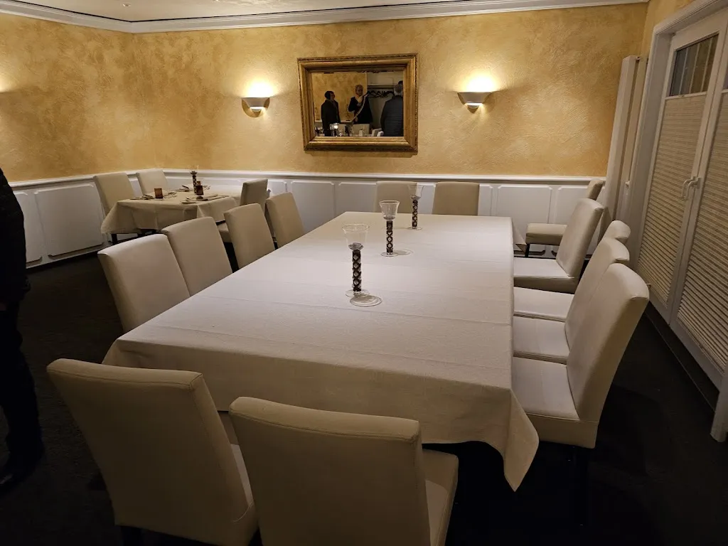 Gute Stube by Daniel Georgiev_See_slider_image_3