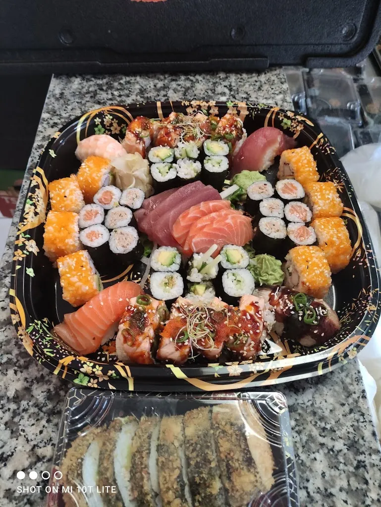 Hu's Kitchen_See_slider_image_3