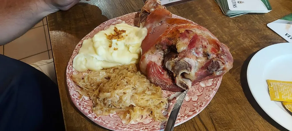 Adri Rooseboom_Prickings-Hof_See_review