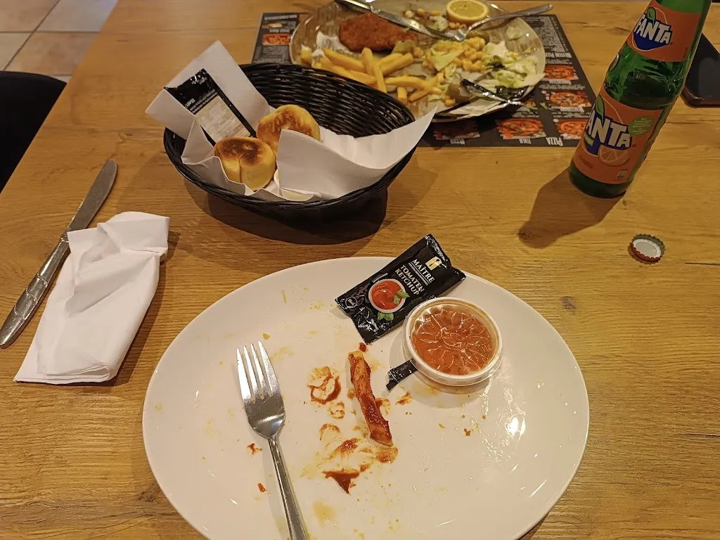 Cem's Pizza Pizza_See_slider_image_2