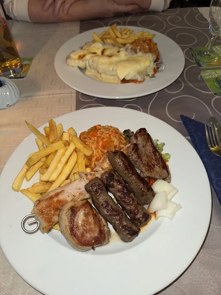 Restaurant CROS_(Hessen)_slider_image_2