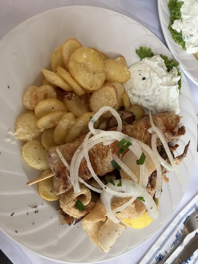 Nicole Fischer_Gaststätte Taunusklause Kreta_(Hessen)_review