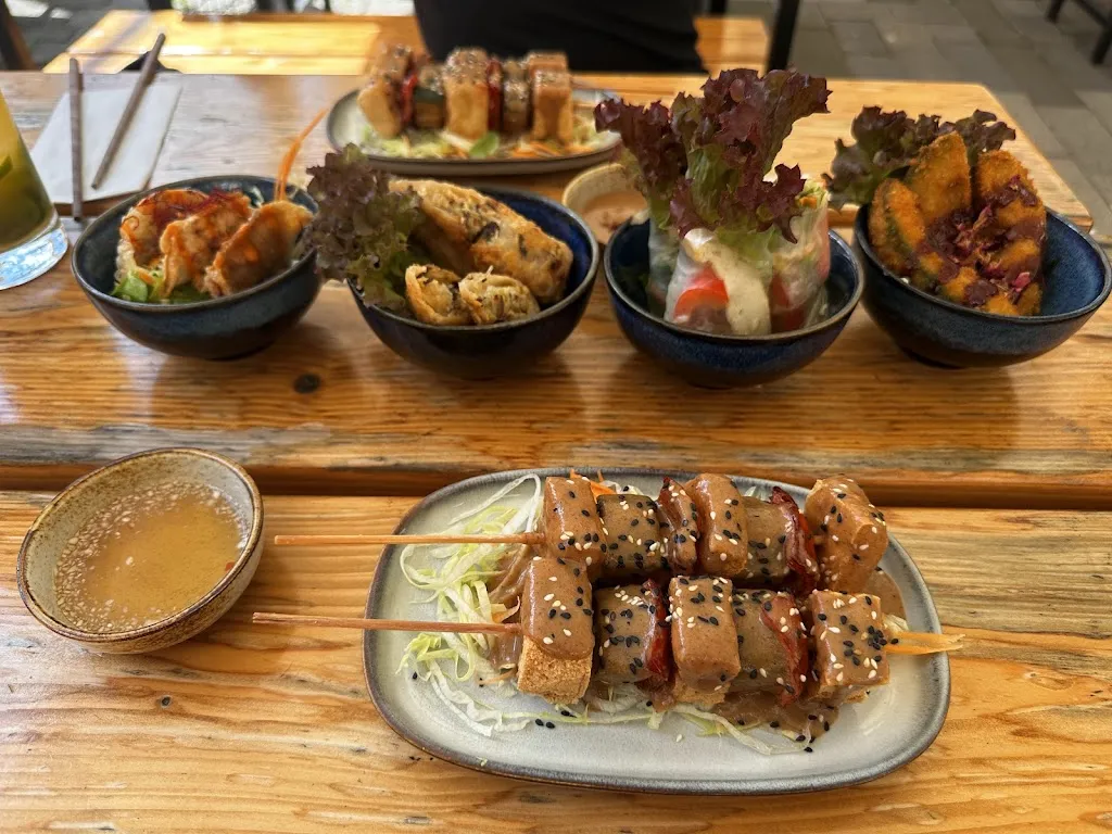 Ryan Brubacher_Bay Vegan_(Saale)_recensione