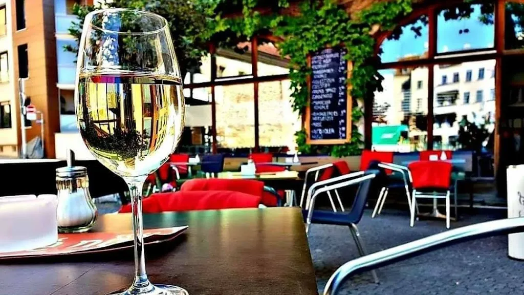 Café _öö restaurant in (Saale)