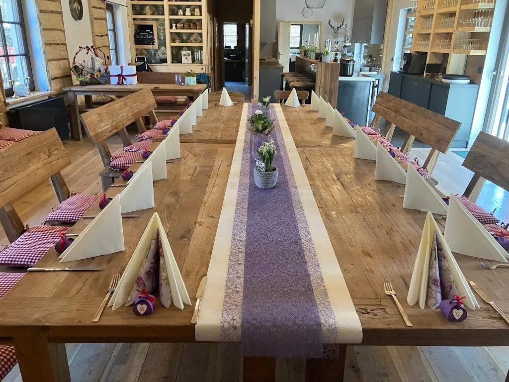 wolfgang jahn_Heidebahnhof_(Saale)_review