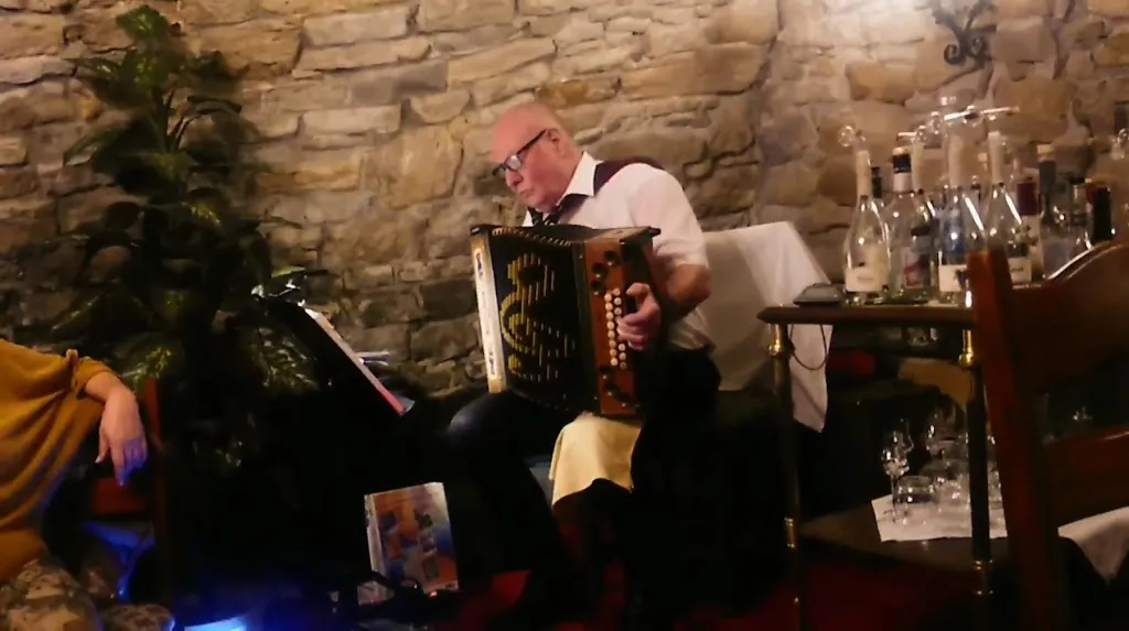 Restaurant Weinkeller Wallendorf_Schkopau_slider_image_2