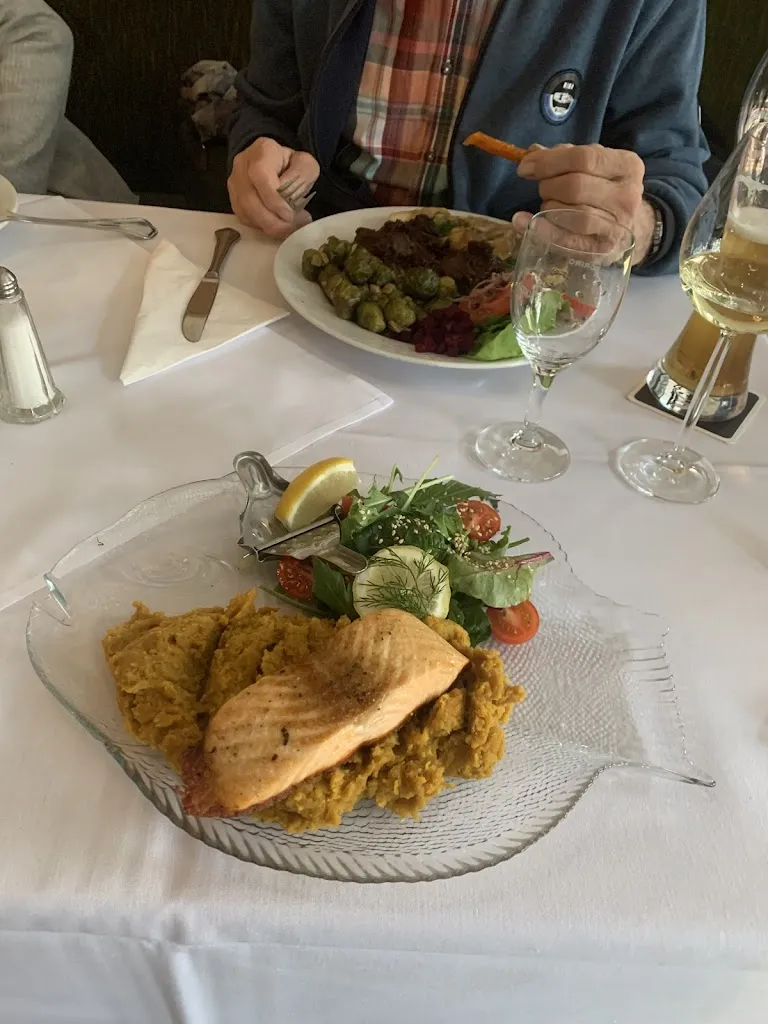 Wolf Franz_Waldhotel Betriebsgesellschaft mbH_(Saale)_reseña