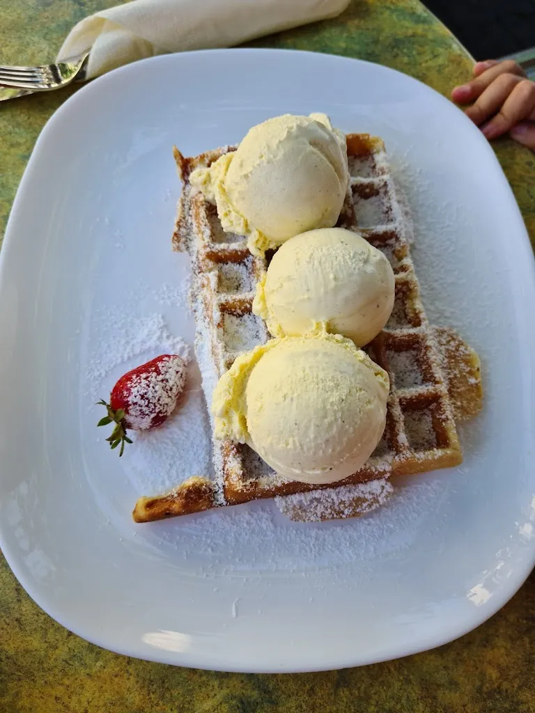 Ana Melican_Café La Dolce Vita__review