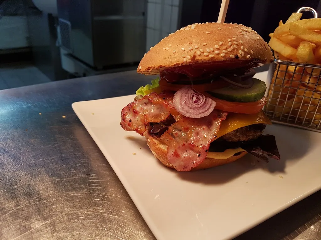 Menu_Blueliner Sportsbar & Diner_Hamm_image_9