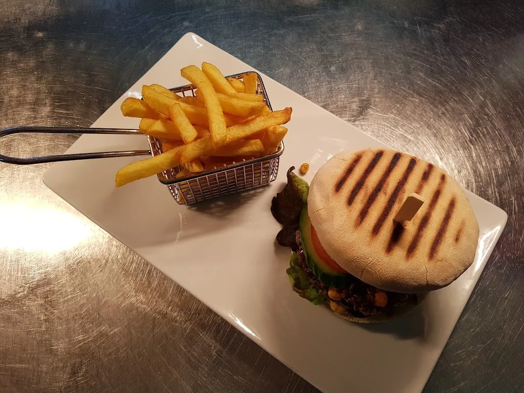 Blueliner Sportsbar & Diner_Hamm_slider_image_2