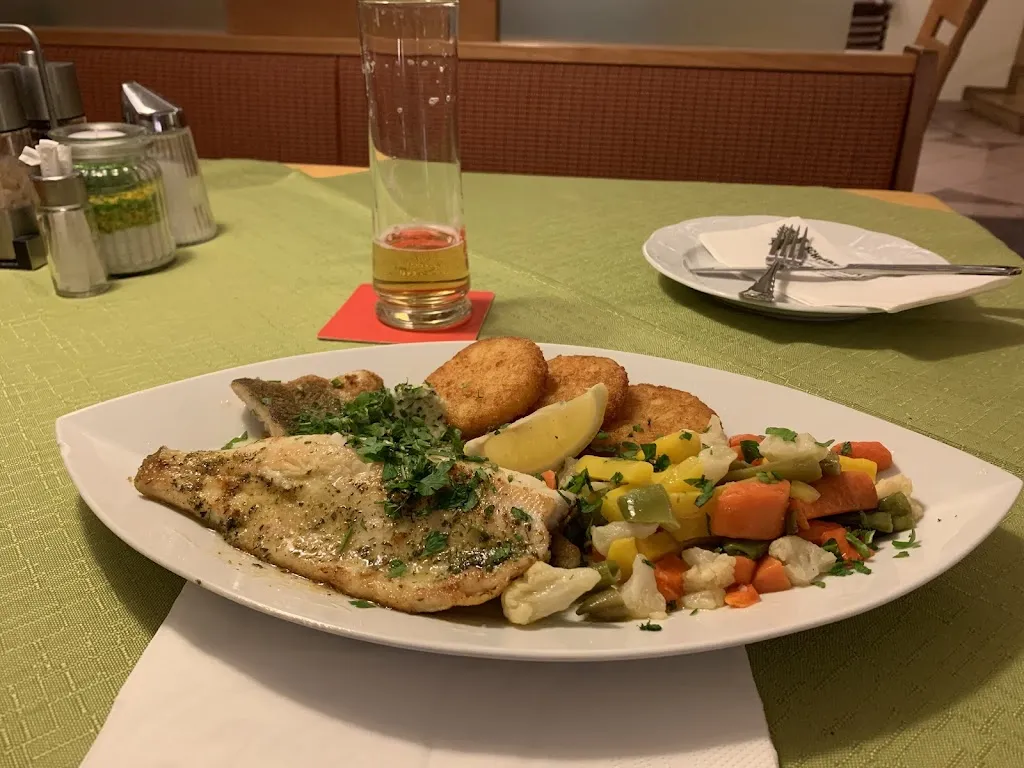 Jian C_Hotel Restaurant Schwarzer Adler_Austria_review