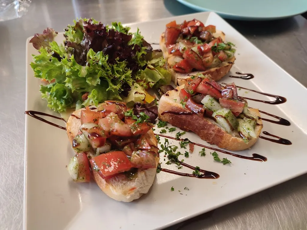 Leo's Café - Restaurant Hellenthal_Hellenthal_slider_image_2