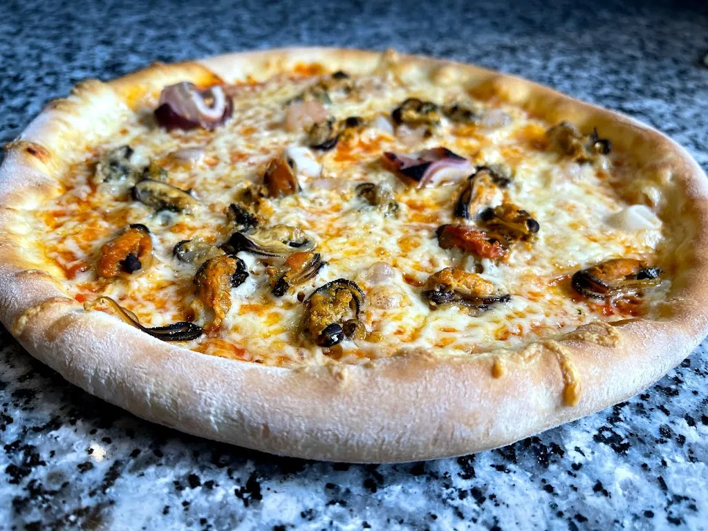 Ali's Pizzeria_Hellenthal_slider_image_3