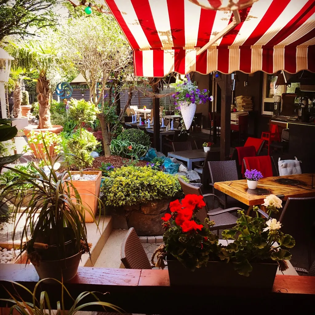 Hotel Restaurant Akropolis Pension Sportsbar_Hemer_slider_image_1