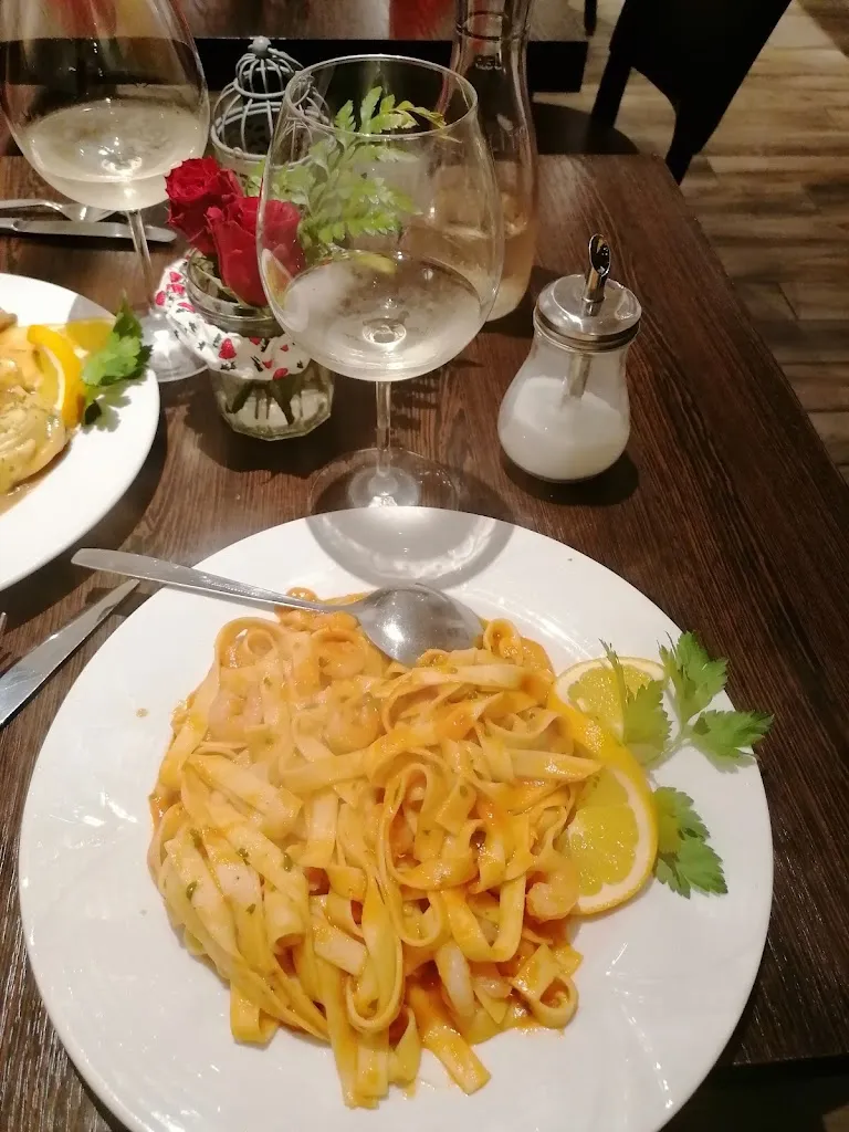 Ivana Savatic_Da Carmela_(Hessen)_avis