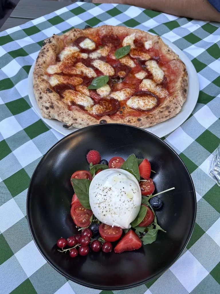 J M_Pizzeria Napoli_Hattingen_avis