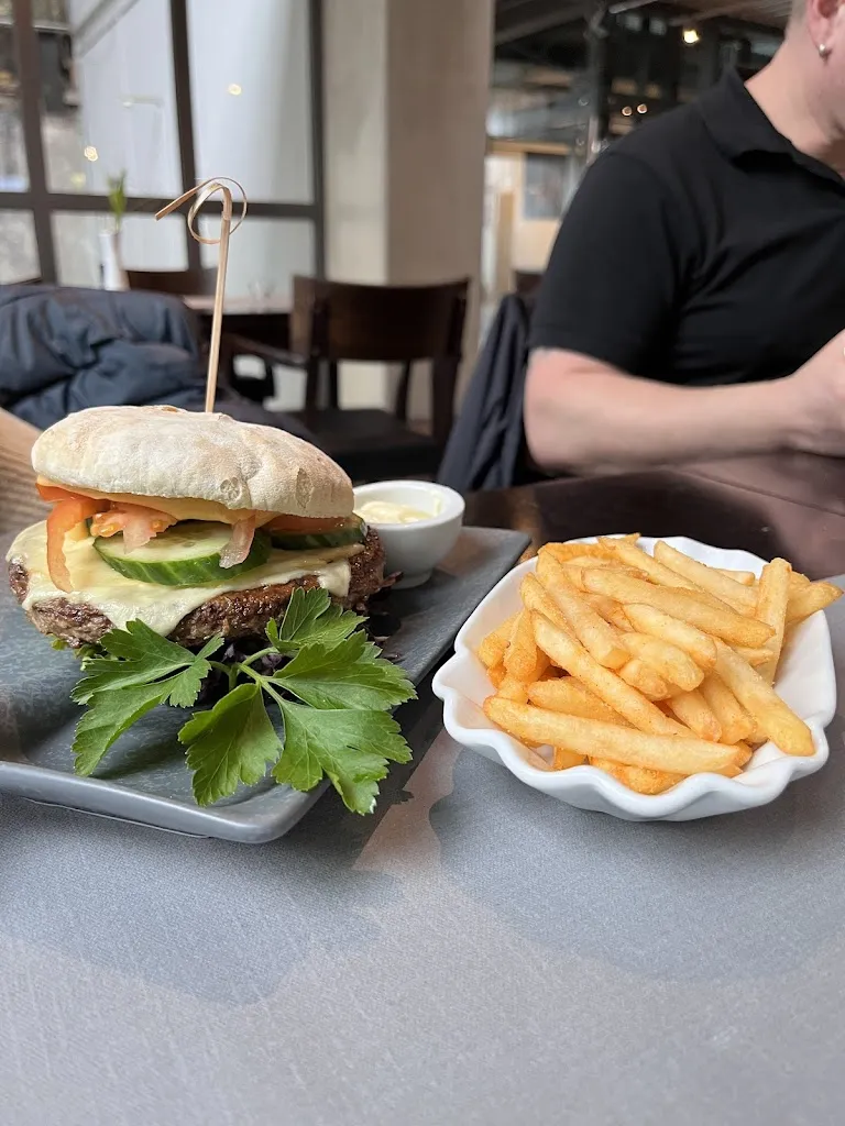 Menu_Henrichs Restaurant - Café - Lounge_Hattingen_immagine_8