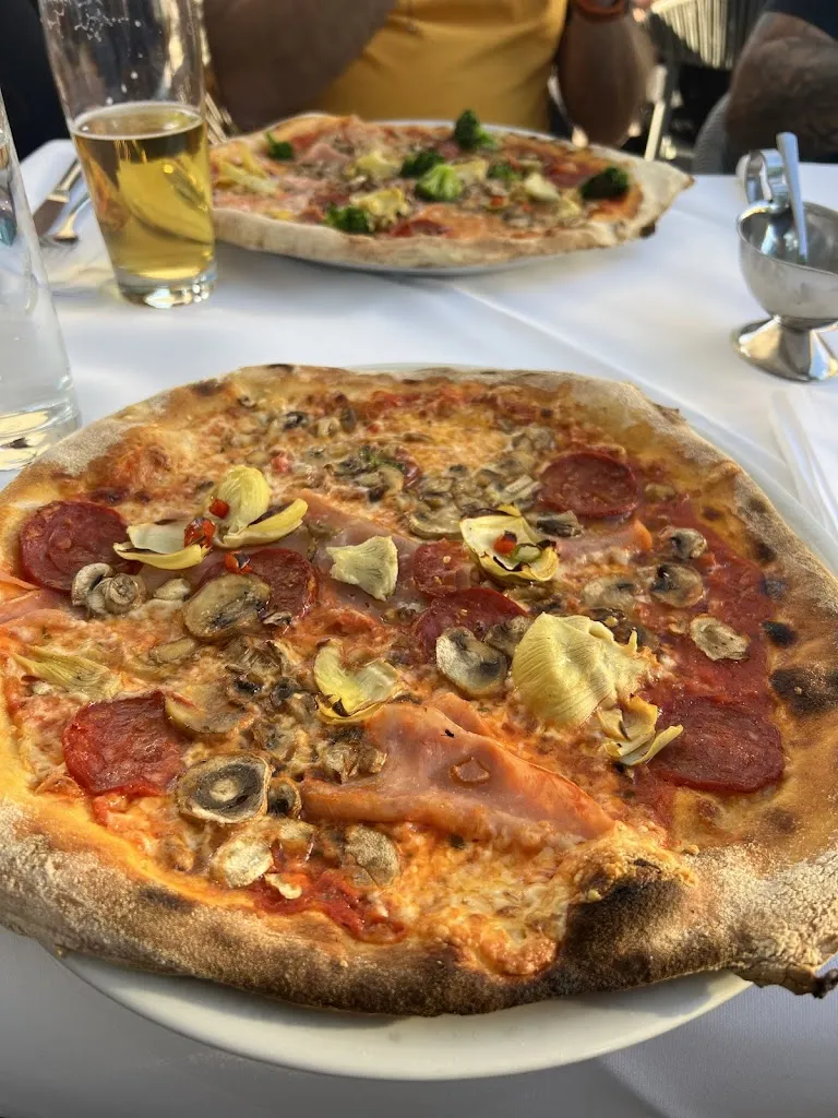 Nógrádi Flóra_La Piazzetta Friedberg_Friedberg_recensione