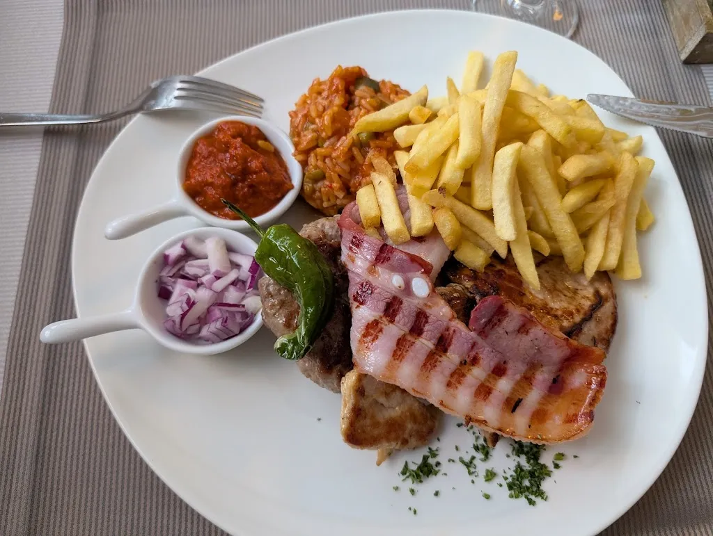 Restaurant 3 Giebelhaus_(Sieg)_slider_image_3