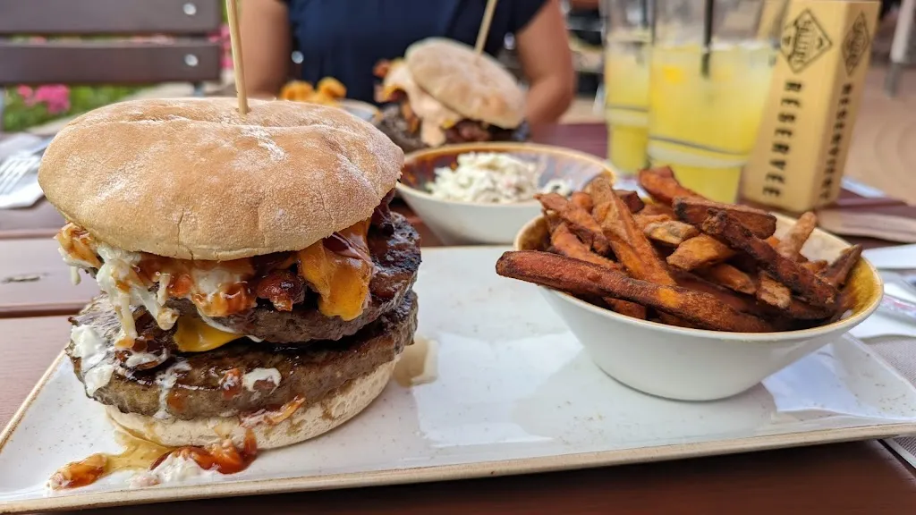 Southern Nebraska I Grill House & American Bar_(Sieg)_slider_image_3