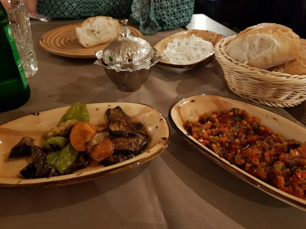 matt day_Troy Restaurant & Cafe__review