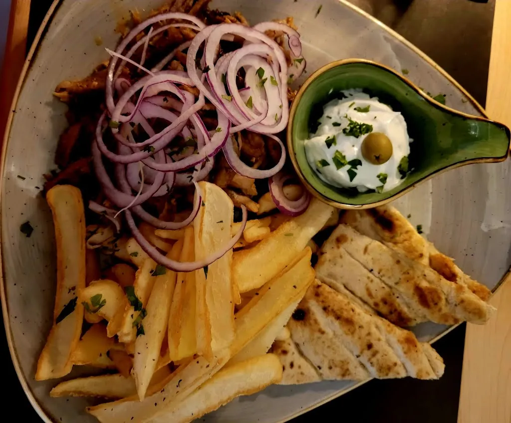 Yves Chuami_Ouzeri zur Glocke_(Sieg)_review