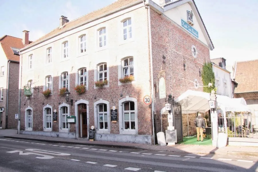 Hotel zur Brücke restaurant in Herzogenrath