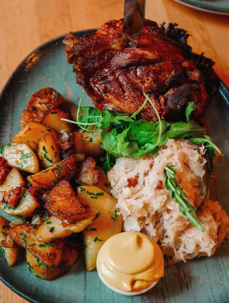 Teuterhof Hütt'n_Würselen_slider_image_3