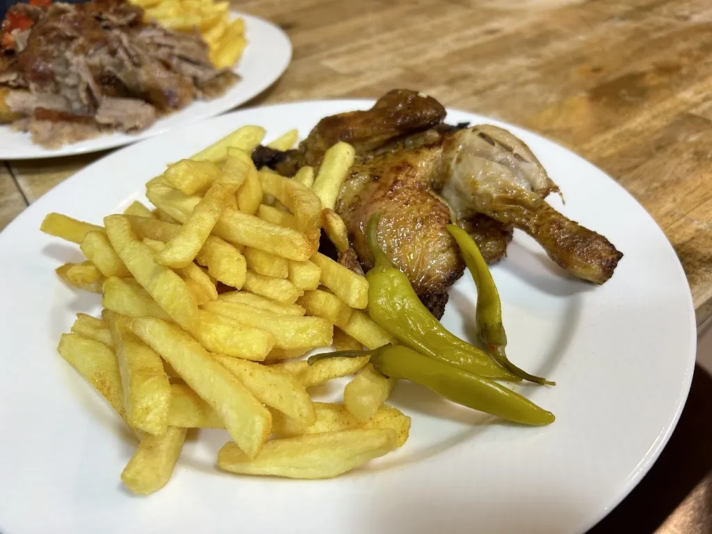 Strass Grill Doner Kebab Pizza and Burger_Herzogenrath_slider_image_2