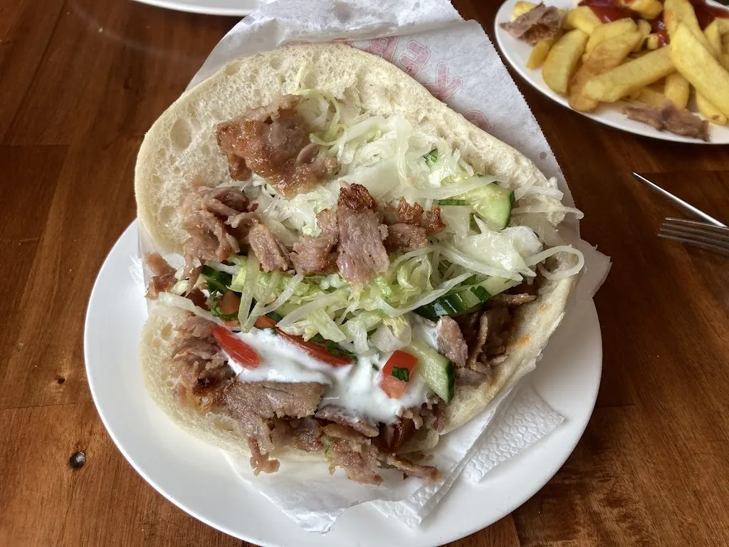 Strass Grill Doner Kebab Pizza and Burger_Herzogenrath_slider_image_3