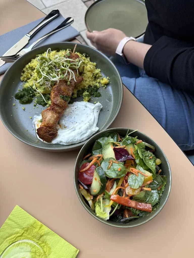 nebenan im kmd restaurant in Hilchenbach