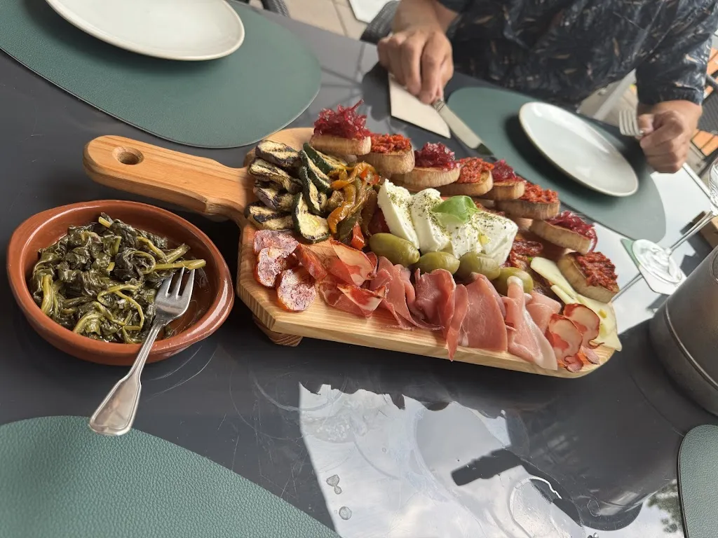 Dirk Leibner_Little Italy_Holzwickede_review