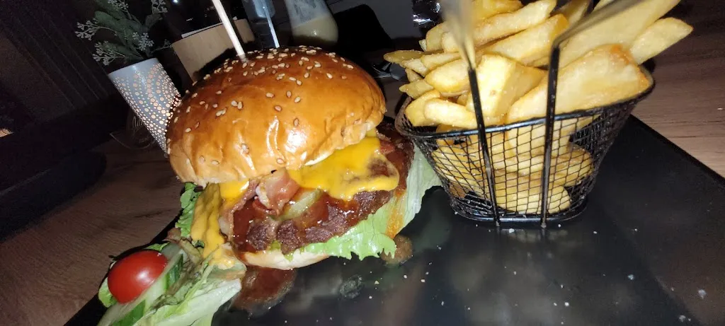 Daniel G._James - Food & Drinks_Hilden_recensione